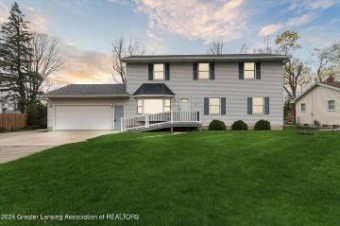 8604 Huckleberry Lane Lansing, MI 48917