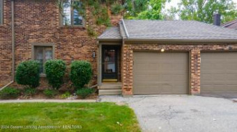 686 Jaywood Drive East Lansing, MI 48823