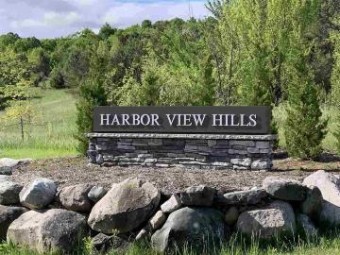 588 Harbor View Lane Petoskey, MI 49770