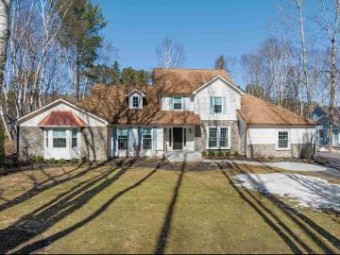 2413 Greenbriar Harbor Springs, MI 49740