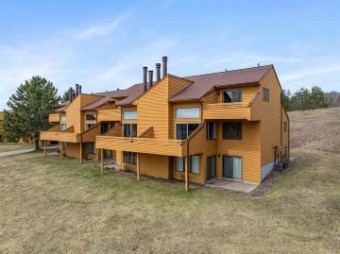 4749 S Pleasantview Road 34 Harbor Springs, MI 49740