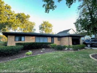 1075 Lalond Avenue W Waterford, MI 48327