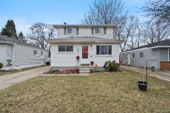 19926 Rensellor Street Livonia, MI 48152