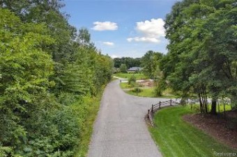 225 Great Pines Drive Oxford, MI 48371