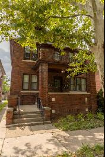 819 Beaconsfield Avenue Grosse Pointe Park, MI 48230