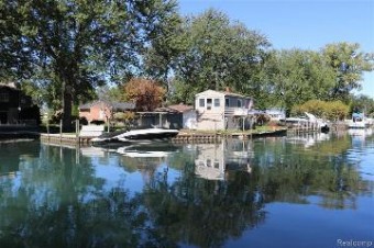 28685 Swan Island Drive Grosse Ile, MI 48138