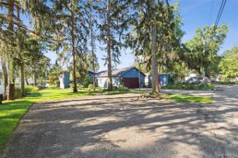 9431 Mandon Road White Lake, MI 48386