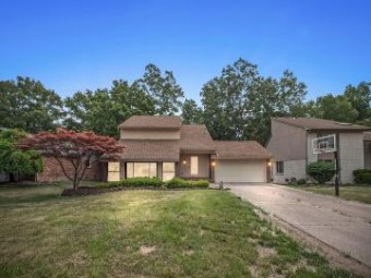 6200 Quaker Hill Drive West Bloomfield, MI 48322