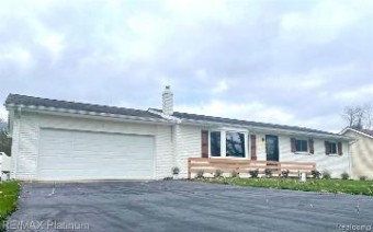 1746 S Hickory Ridge Road Milford, MI 48380