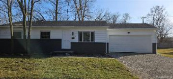 631 S Elm Street Lapeer, MI 48446