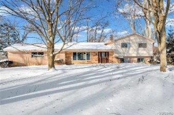 791 N Pinegrove Avenue Waterford, MI 48327