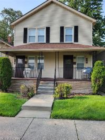 229 E Bennett Ferndale, MI 48220