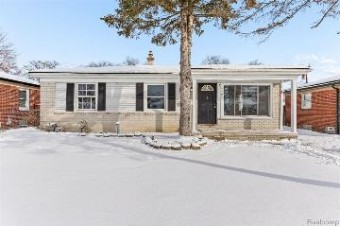 1721 Stieber Street Westland, MI 48186