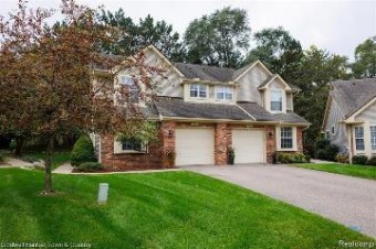 1015 Willowood Court Fenton, MI 48430