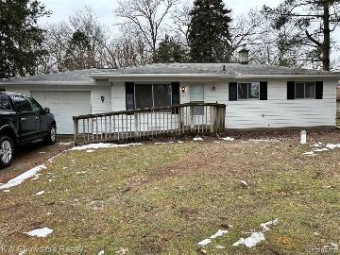 2370 Rolandale West Bloomfield, MI 48324