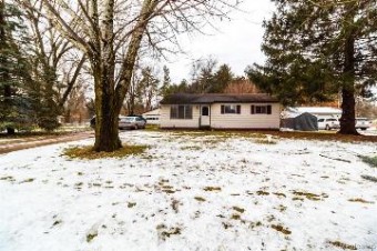 3083 Merle Drive Columbiaville, MI 48421