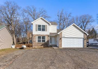 8185 Donna Lou Drive Brighton, MI 48114