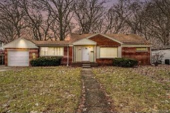 21121 Westhampton Street Oak Park, MI 48237