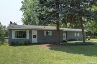 475 Conway Street Walled Lake, MI 48390