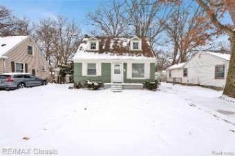 23490 Seneca Street Oak Park, MI 48237