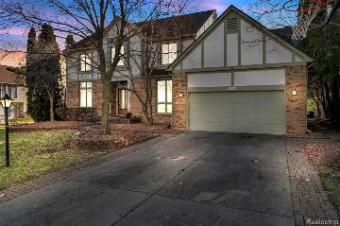 38325 Lowell Drive Farmington Hills, MI 48331