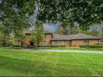 1275 Sunniwood Pl Rochester, MI 48306