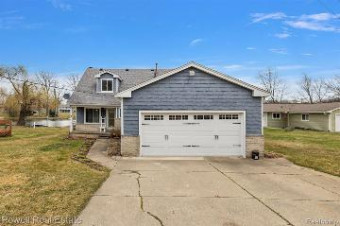 2326 Amelia Highland, MI 48356