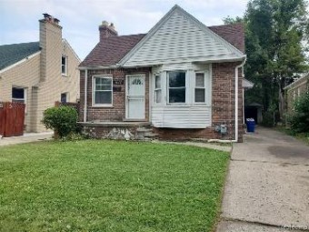 15672 Carlisle Street Detroit, MI 48205