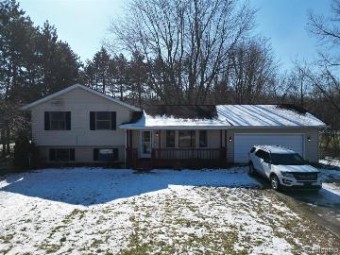 477 Plum Creek Road Lapeer, MI 48446