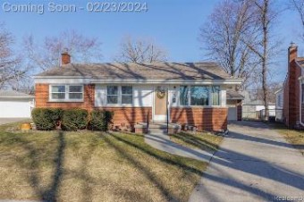 569 Lerner Avenue Clawson, MI 48017