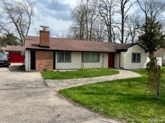 4041 Haggerty Road West Bloomfield, MI 48323