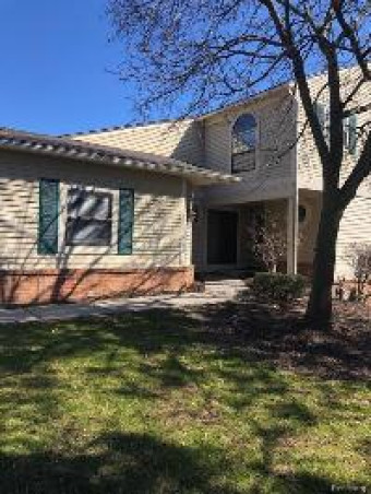 5611 Drake Hollow Drive W West Bloomfield, MI 48322