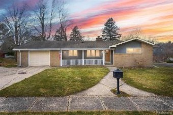 932 E Scott Street Grand Ledge, MI 48837