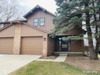 1992 Pondview Rochester Hills, MI 48309