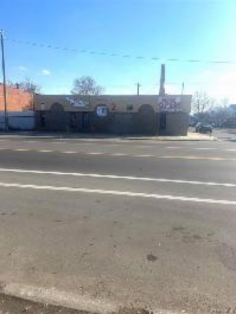 15841 W Warren Avenue Detroit, MI 48228