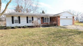 220 Oakwood Drive Flushing, MI 48433