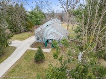 443 Lochaven Road Waterford, MI 48327