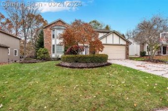 1911 Huntingdon Drive Wixom, MI 48393