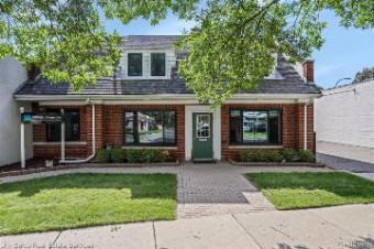 18514 Mack Ave Avenue Grosse Pointe Farms, MI 48236