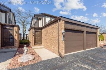 307 Country Club Drive Saint Clair Shores, MI 48082