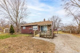 32317 Ogemaw Street Westland, MI 48186