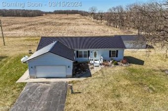 10459 N Fowlerville Road Fowlerville, MI 48836