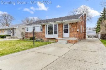 7031 Burnly Street Garden City, MI 48135