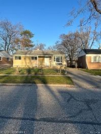 579 Calder Avenue Ypsilanti, MI 48198