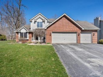 1279 Morning Mist Drive Howell, MI 48843