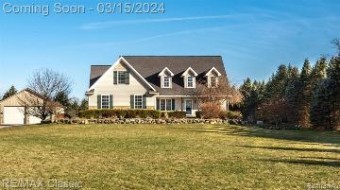 12621 Golden Oaks Drive Milford, MI 48380