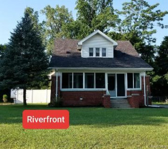 24127 Huron River Drive Rockwood, MI 48134