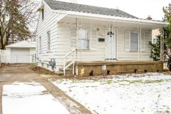 19388 Kenosha Street Harper Woods, MI 48225