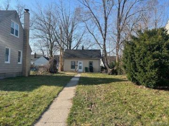 14613 Paris Street Allen Park, MI 48101