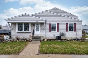 28293 Raleigh Crescent Drive Chesterfield Township, MI 48051